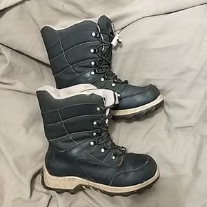 Snow boots with thinsulate